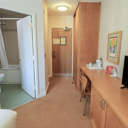 Jubilee First-floor Single Bedroom